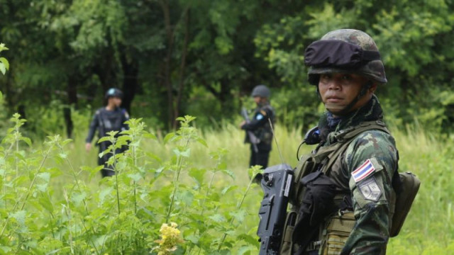 Тайланд и Камбоджа си размениха удари по границата Загинал е